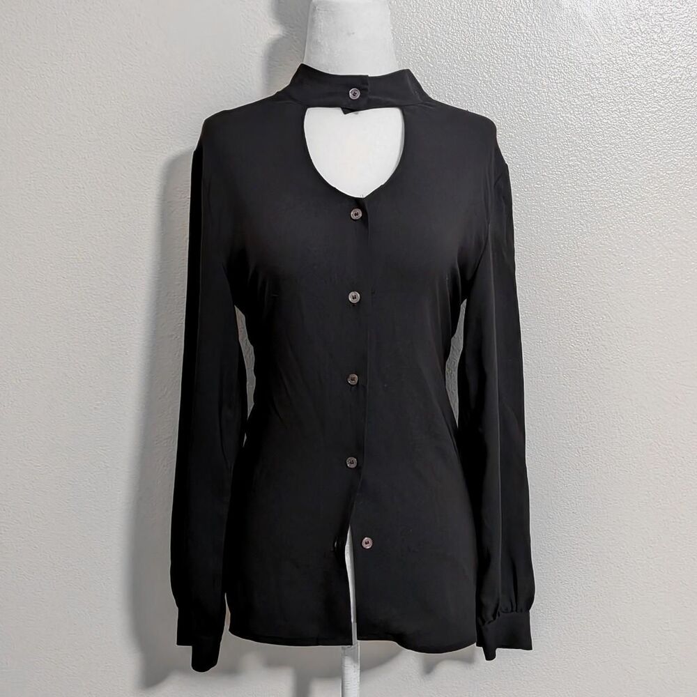 TJ Women Black Gothic Long Sleeve Keyhole Neckline Button-Up Top | Size S